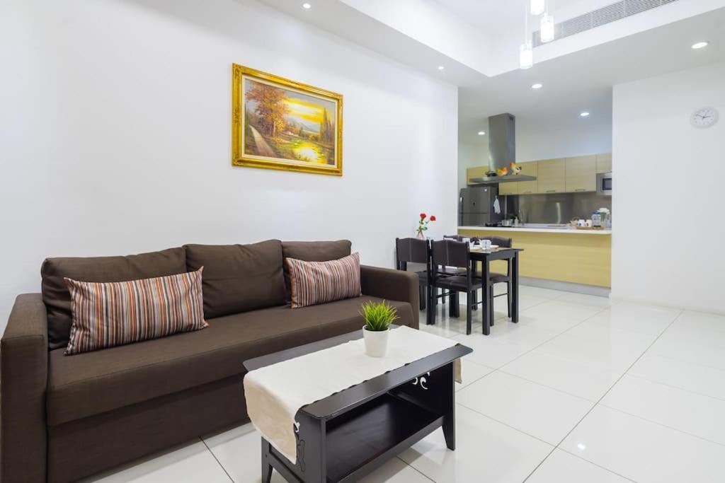 Five Senses Suite In M Suite Klcc Куала-Лумпур Экстерьер фото